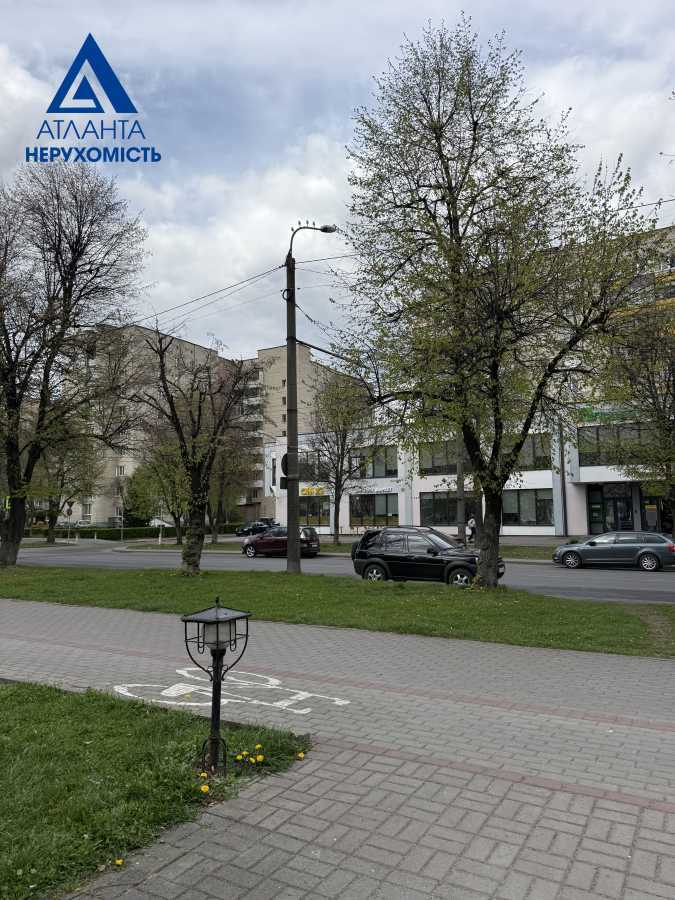 Продажа 3-комнатной квартиры 63.3 м², Молодежи просп.