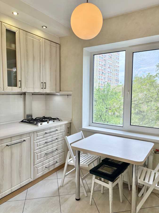Оренда 2-кімнатної квартири 60 м², Північна вул., 10