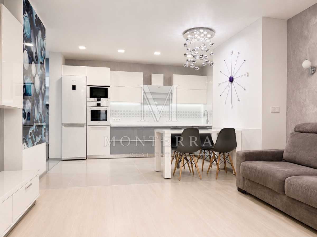 Продажа 2-комнатной квартиры 95.5 м², Вышгородская ул., 45/4