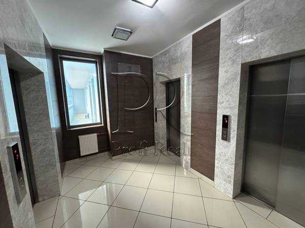 Продажа 2-комнатной квартиры 85 м², Днепровская наб., 14А