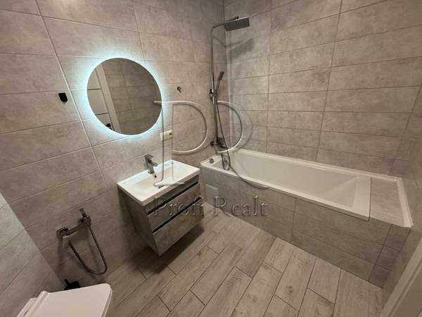 Продаж 2-кімнатної квартири 76 м², Дніпровське шосе, 15К