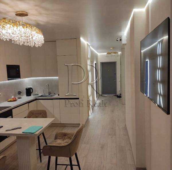 Продаж 2-кімнатної квартири 76 м², Причальна вул., 14