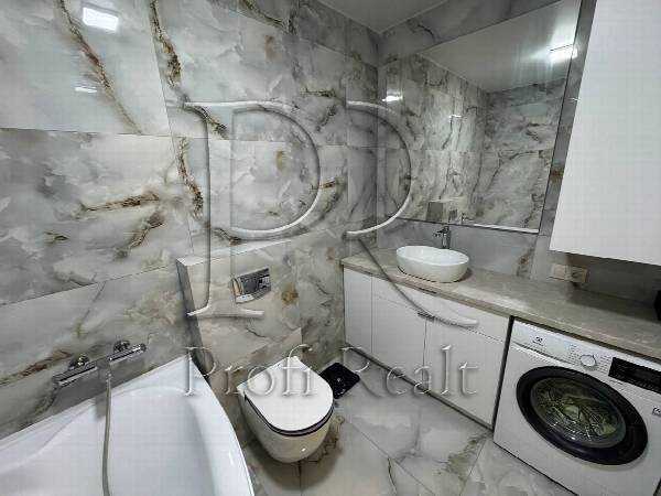 Продаж 2-кімнатної квартири 76 м², Причальна вул., 14