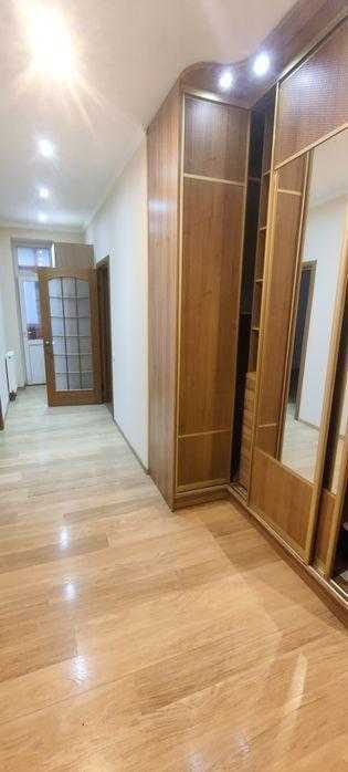 Продажа 2-комнатной квартиры 71.5 м², Краковская ул., 7