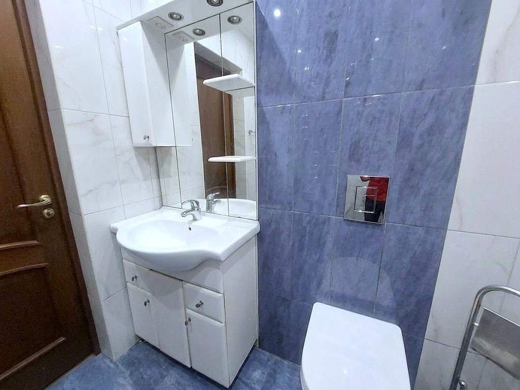 Продажа 3-комнатной квартиры 92 м², Майский 1-й пер.