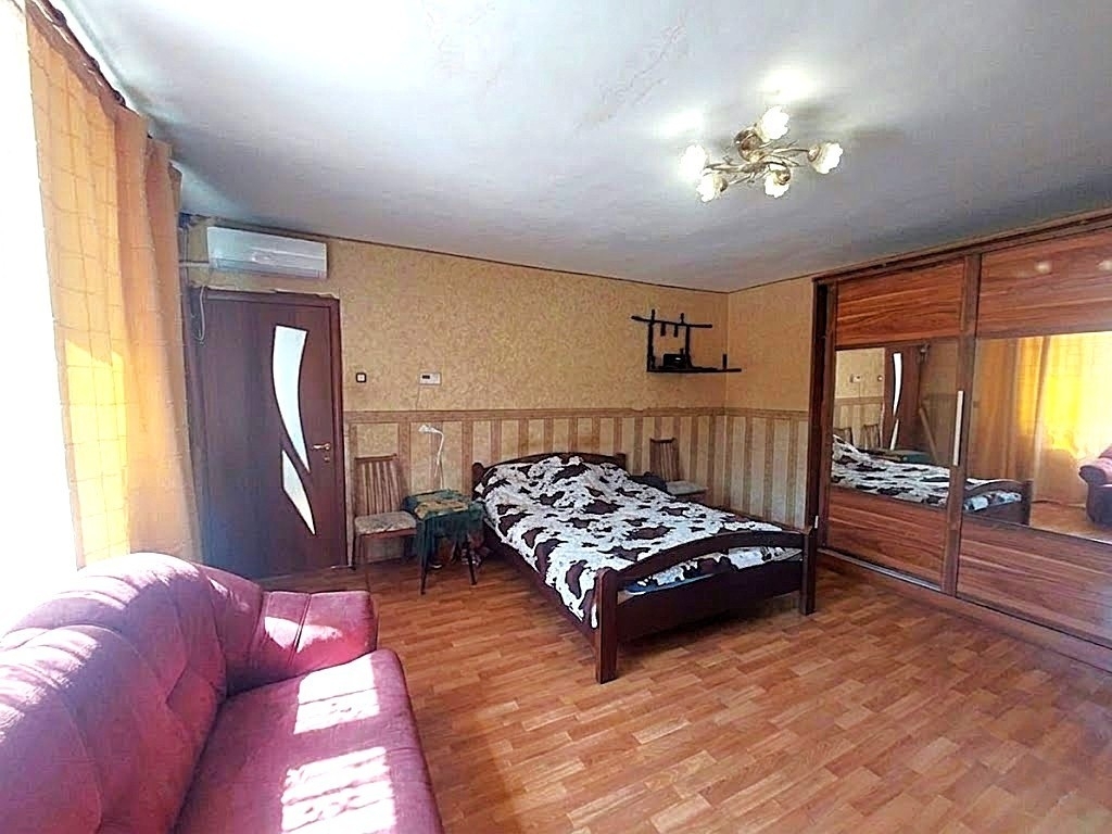 Продажа 3-комнатной квартиры 92 м², Майский 1-й пер.