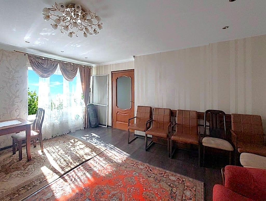 Продажа 3-комнатной квартиры 92 м², Майский 1-й пер.
