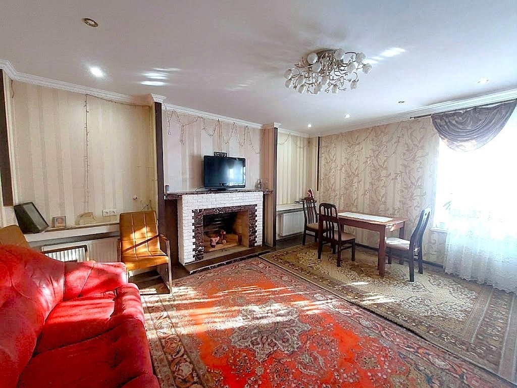 Продажа 3-комнатной квартиры 92 м², Майский 1-й пер.