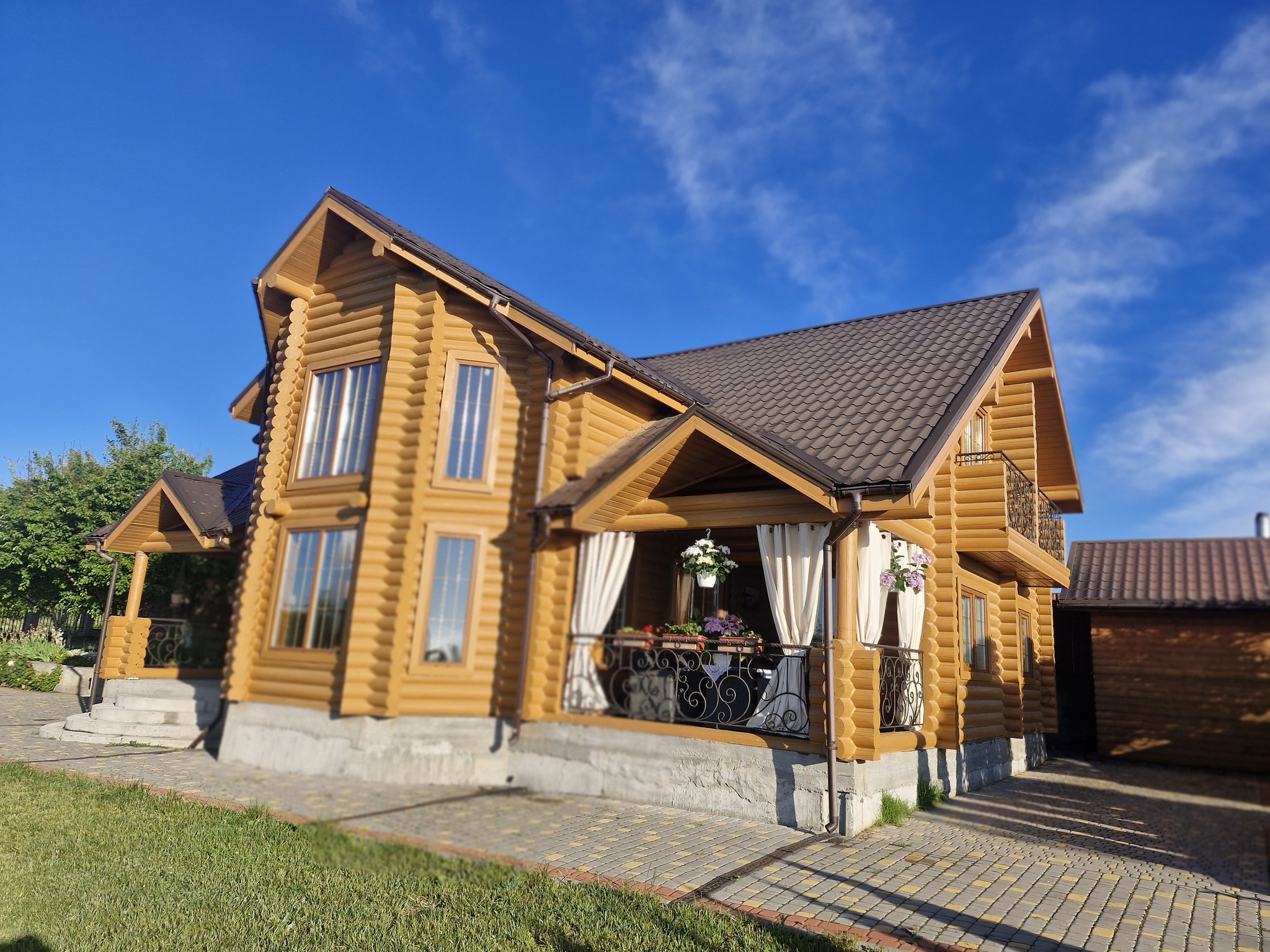 Поместье посуточно 140 м², Польова вул.