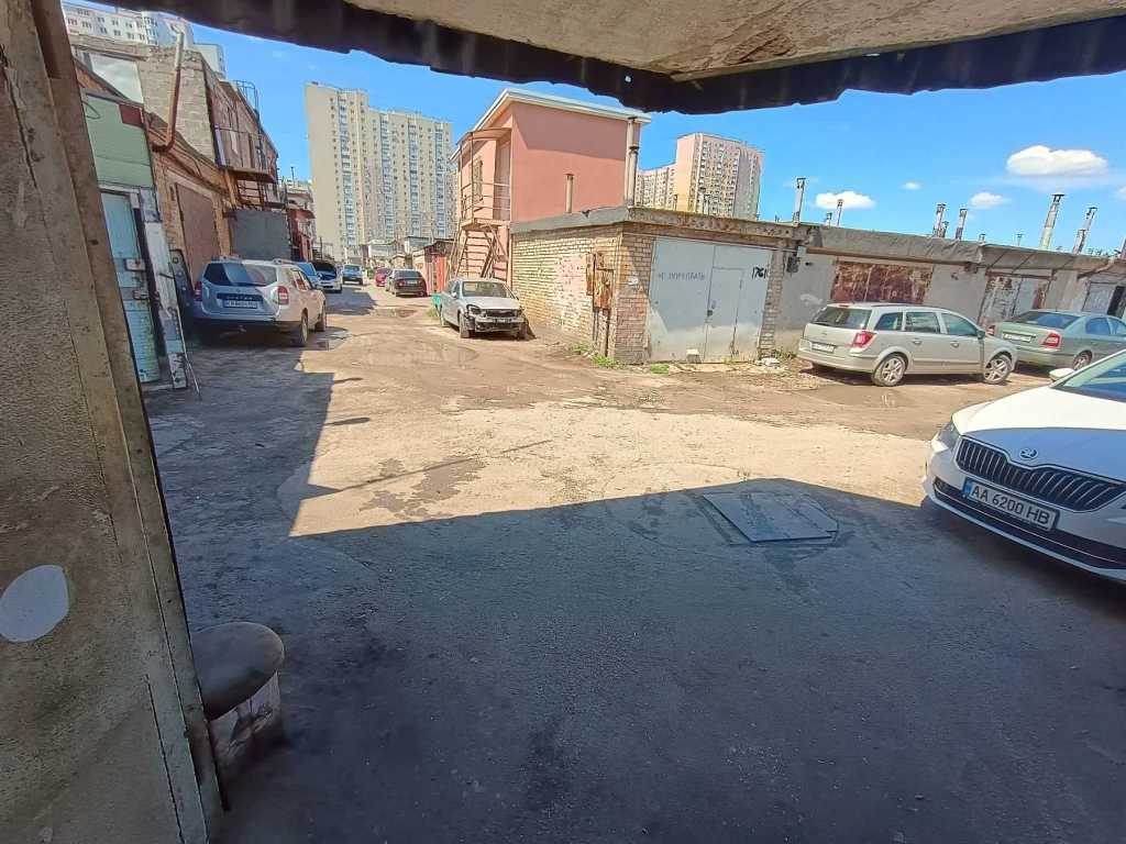 Продаж гаража 225 м², Миколи Закревського вул.