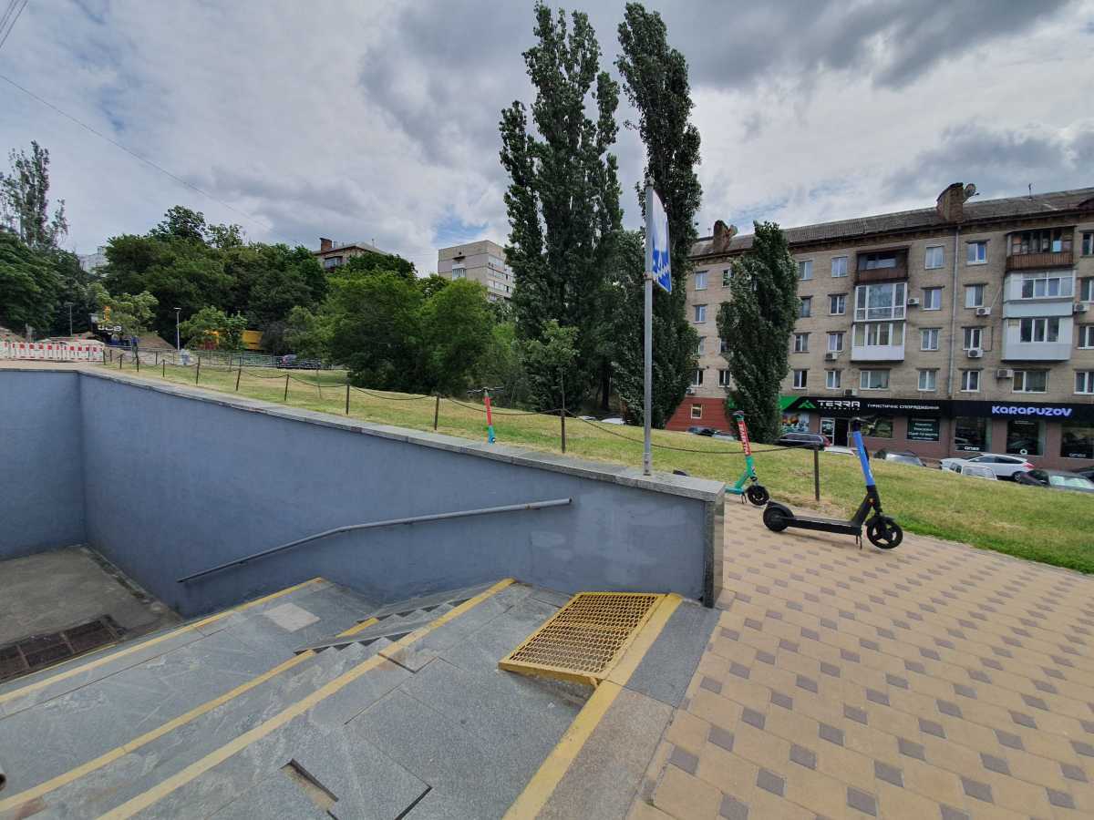Продаж 1-кімнатної квартири 35 м², Дружби Народів бул., 8