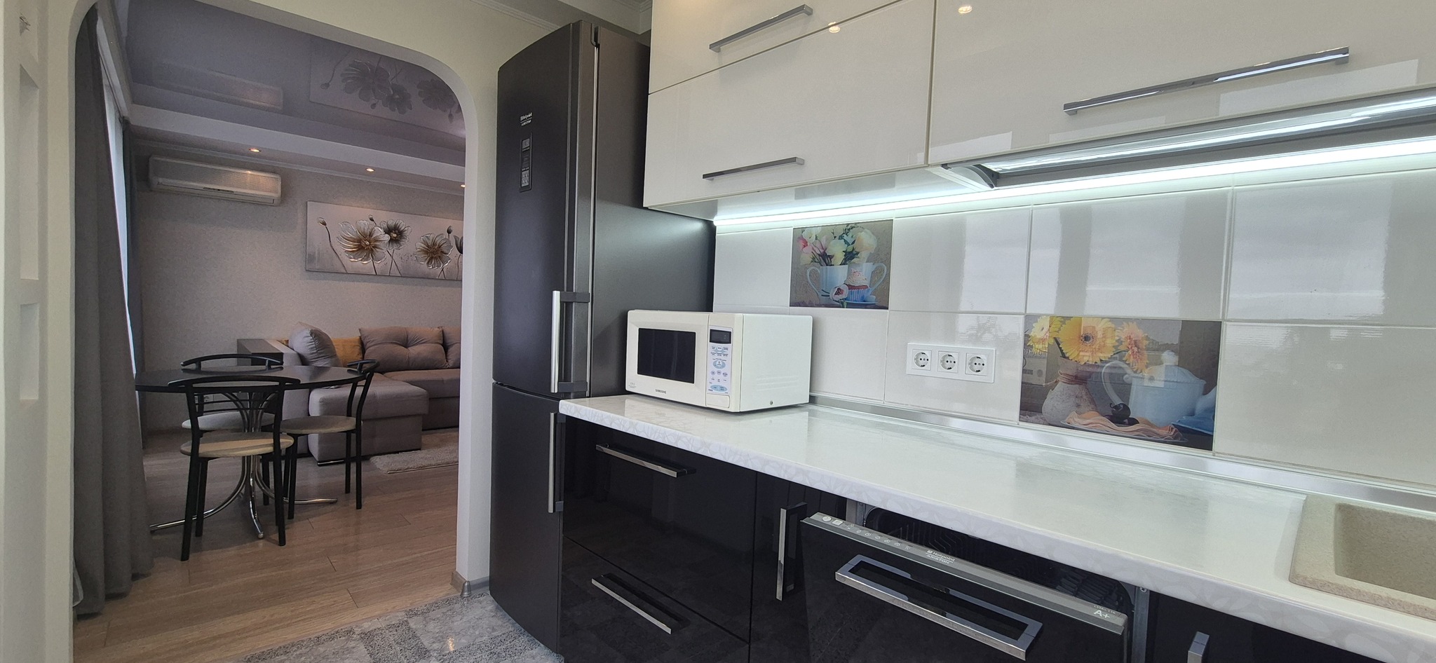 Аренда 3-комнатной квартиры 70 м², Кирилловская ул., 111