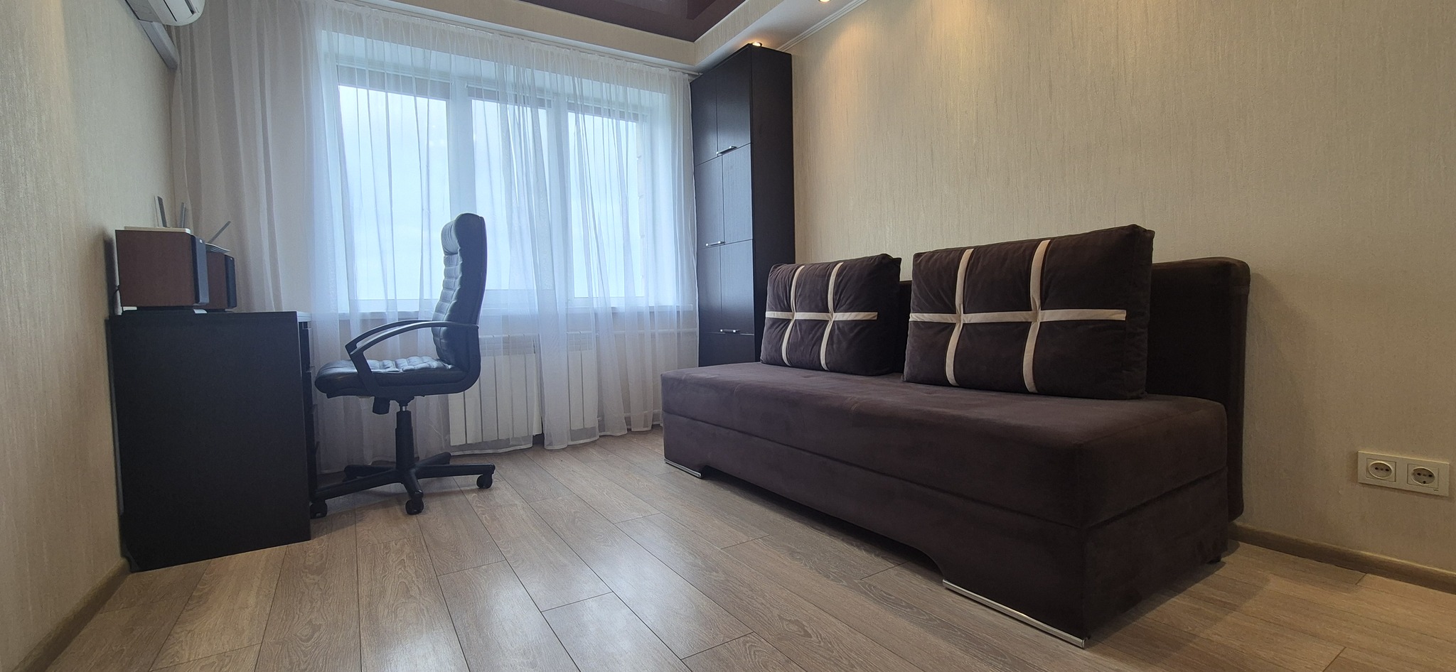 Аренда 3-комнатной квартиры 70 м², Кирилловская ул., 111
