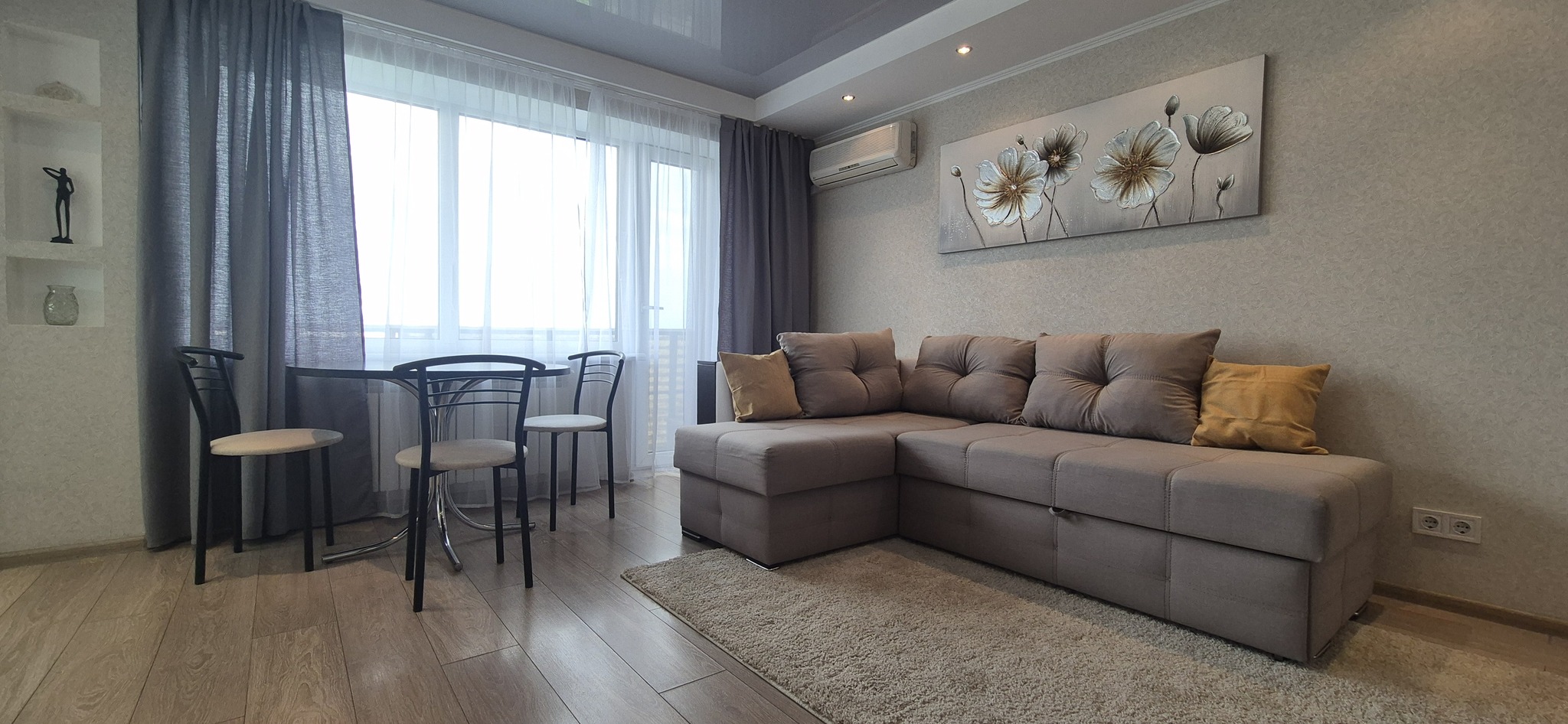 Аренда 3-комнатной квартиры 70 м², Кирилловская ул., 111