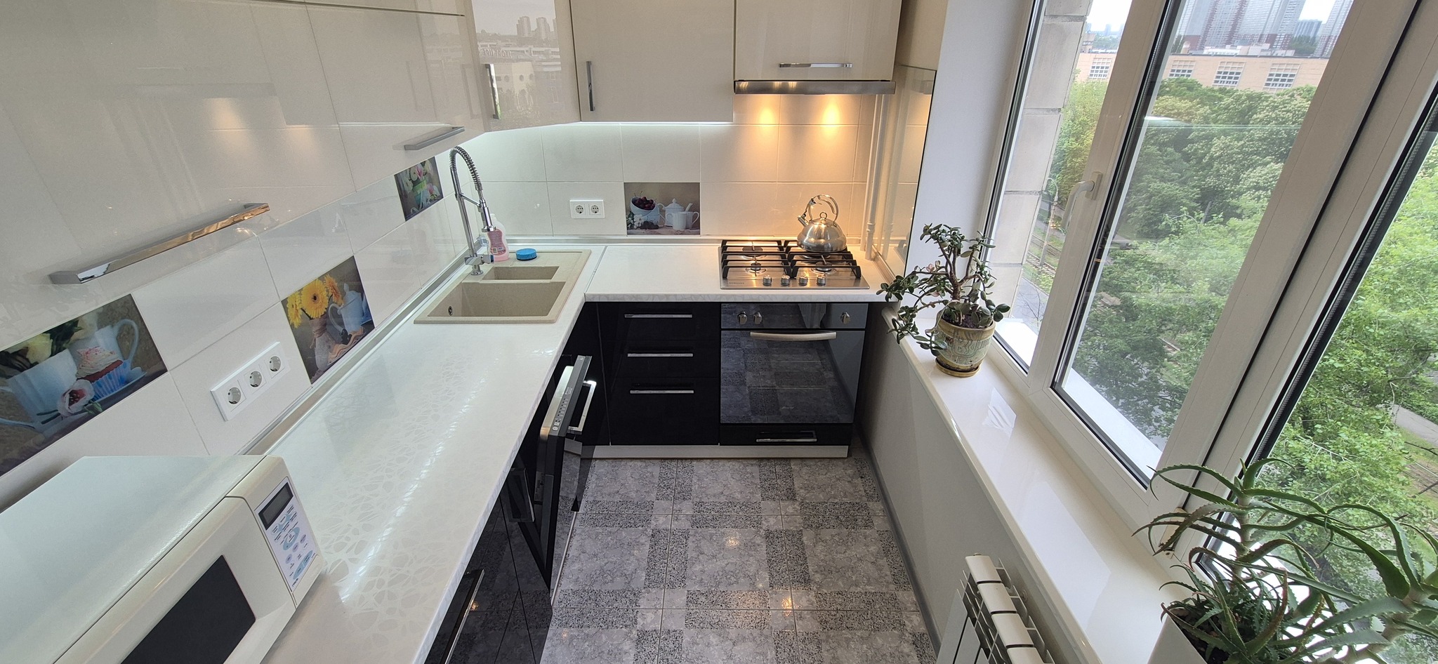 Аренда 3-комнатной квартиры 70 м², Кирилловская ул., 111