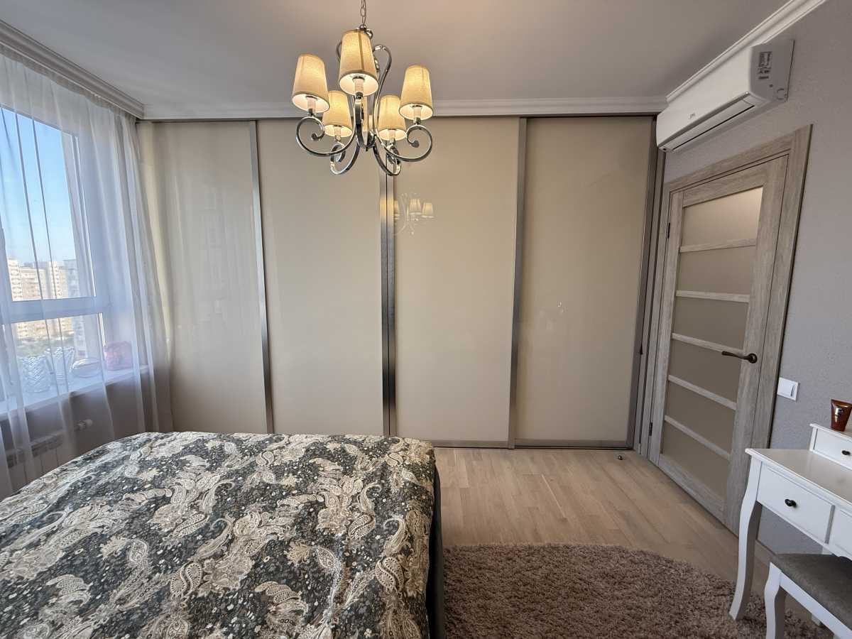Продаж 1-кімнатної квартири 41 м², Михайла Донця вул., Драгоманова, 10