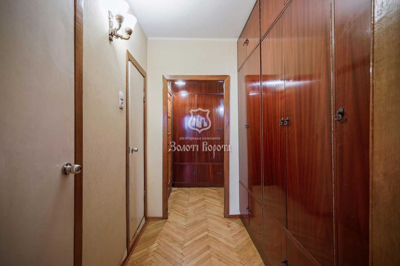Продаж 3-кімнатної квартири 74.5 м², Бориспільська вул., 28А