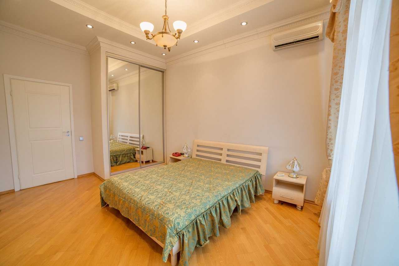 Оренда 2-кімнатної квартири 52 м², Хрещатик вул., 21
