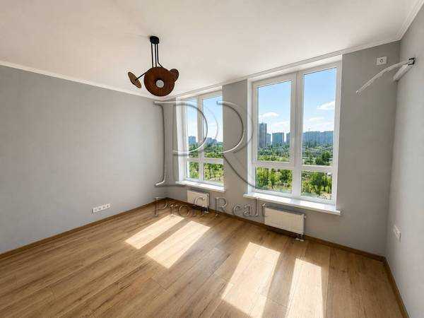 Продаж 1-кімнатної квартири 45 м², Канальна вул., 8Г