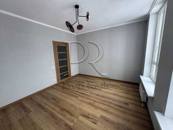 Продаж 1-кімнатної квартири 45 м², Канальна вул., 8Г
