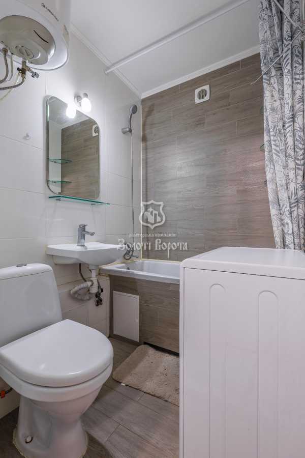 Продаж 1-кімнатної квартири 33 м², Академіка Стражеско вул., 3