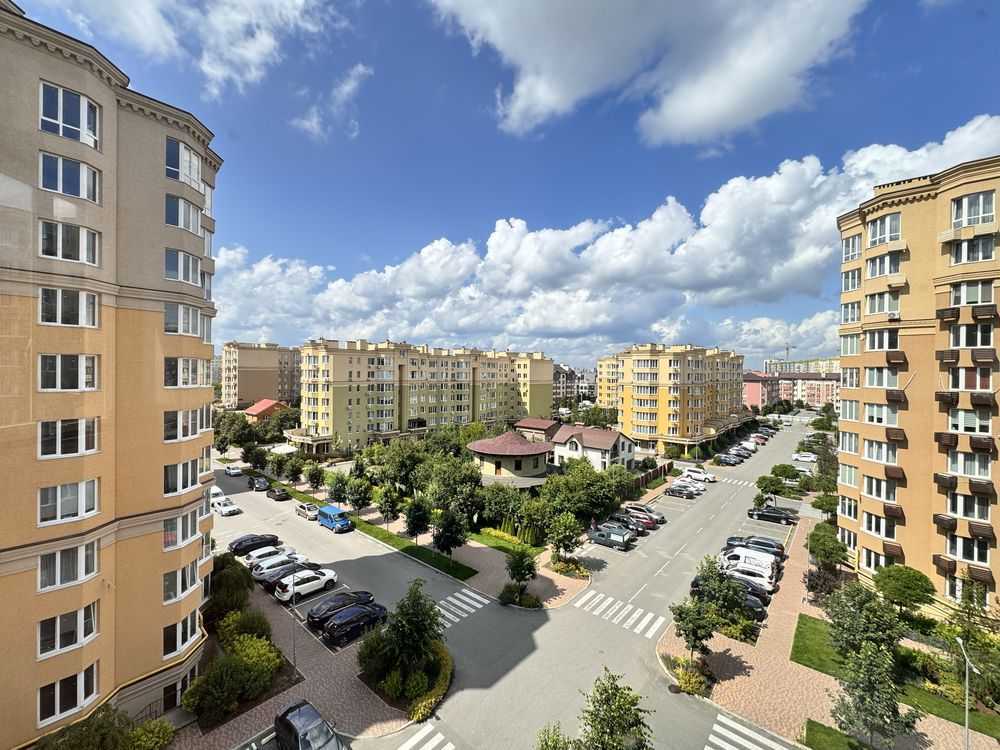 Продаж 1-кімнатної квартири 38 м², Молодіжна вул., 3