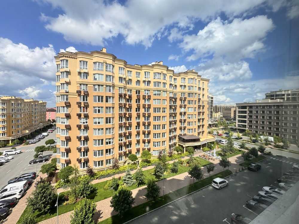 Продаж 1-кімнатної квартири 38 м², Молодіжна вул., 3