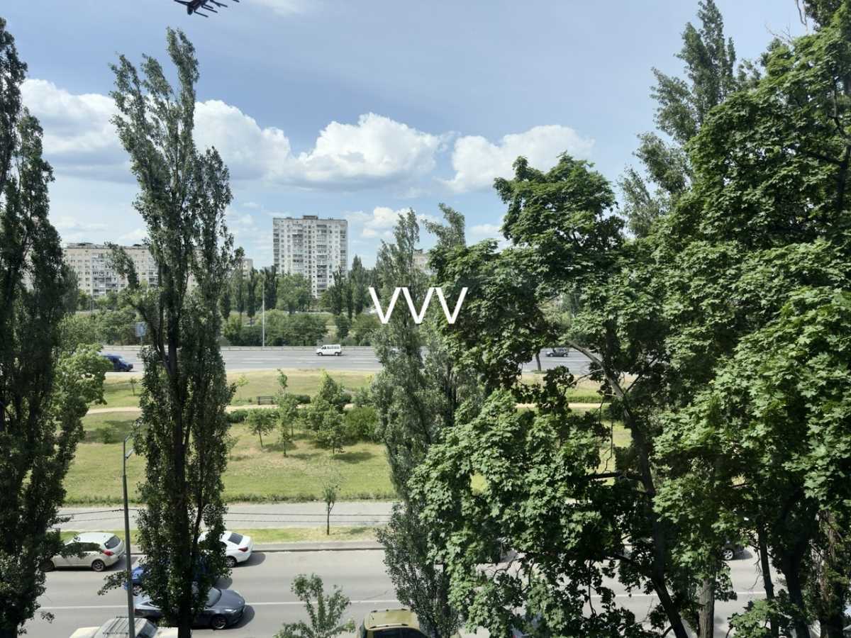 Продаж 3-кімнатної квартири 64.5 м², Івана Миколайчука вул., 19