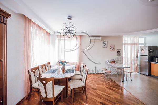 Продаж 3-кімнатної квартири 109 м², Микільсько-Слобідська вул., 6