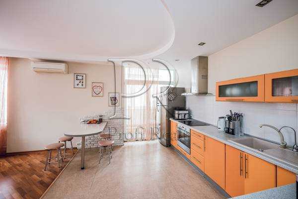 Продаж 3-кімнатної квартири 109 м², Микільсько-Слобідська вул., 6