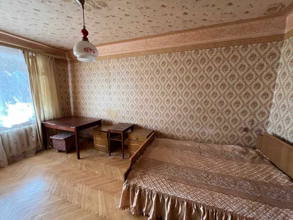 Продаж 2-кімнатної квартири 45 м², Мілютенка вул., 28А