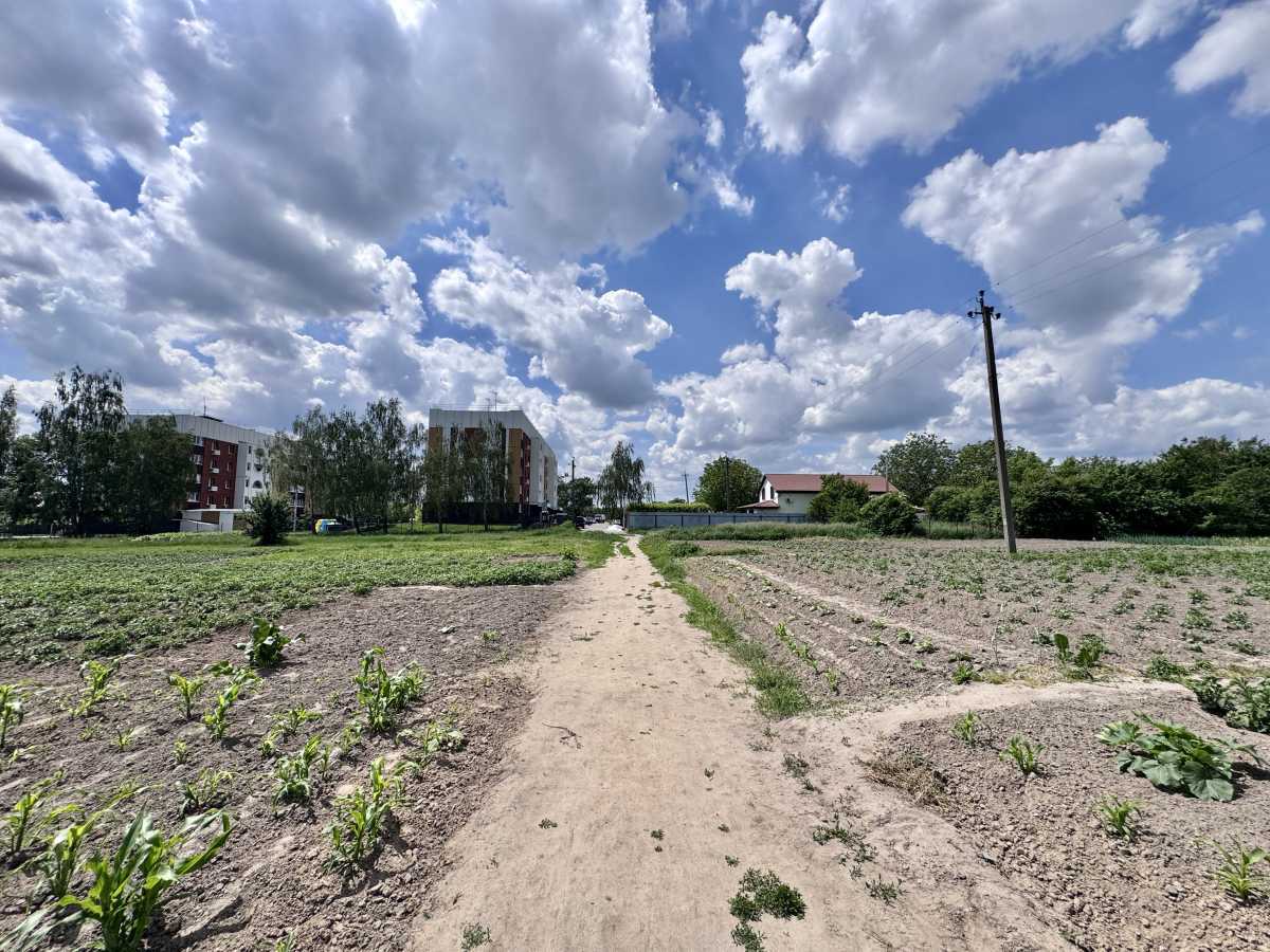 Продаж ділянки під індивідуальне житлове будівництво 16.5 соток, центральна