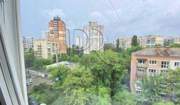 Продажа 2-комнатной квартиры 45 м², Молдовська вулиця, 5