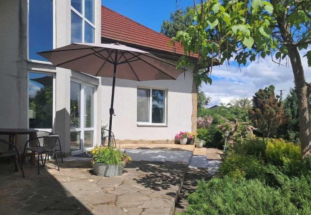 Оренда 5-кімнатної квартири 250 м², Плютовська