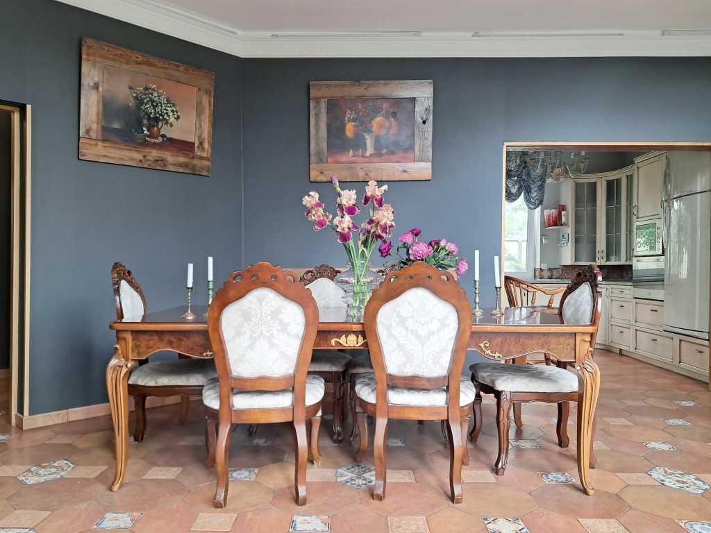 Оренда 5-кімнатної квартири 250 м², Плютовська