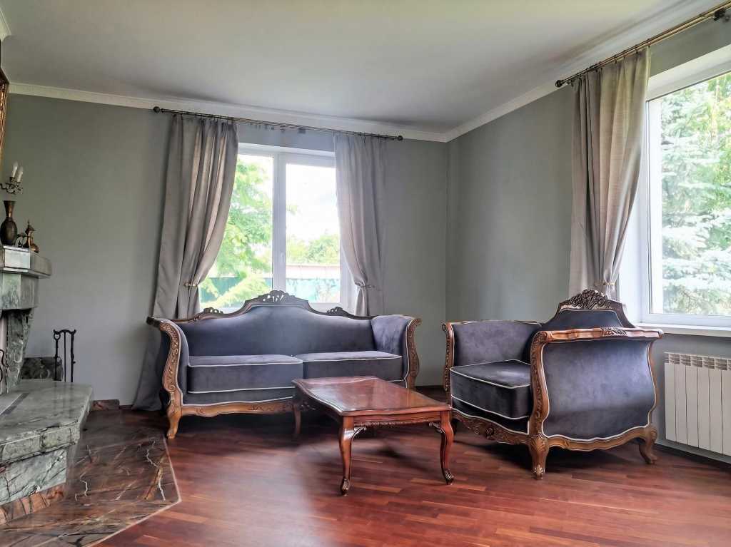 Оренда 5-кімнатної квартири 250 м², Плютовська