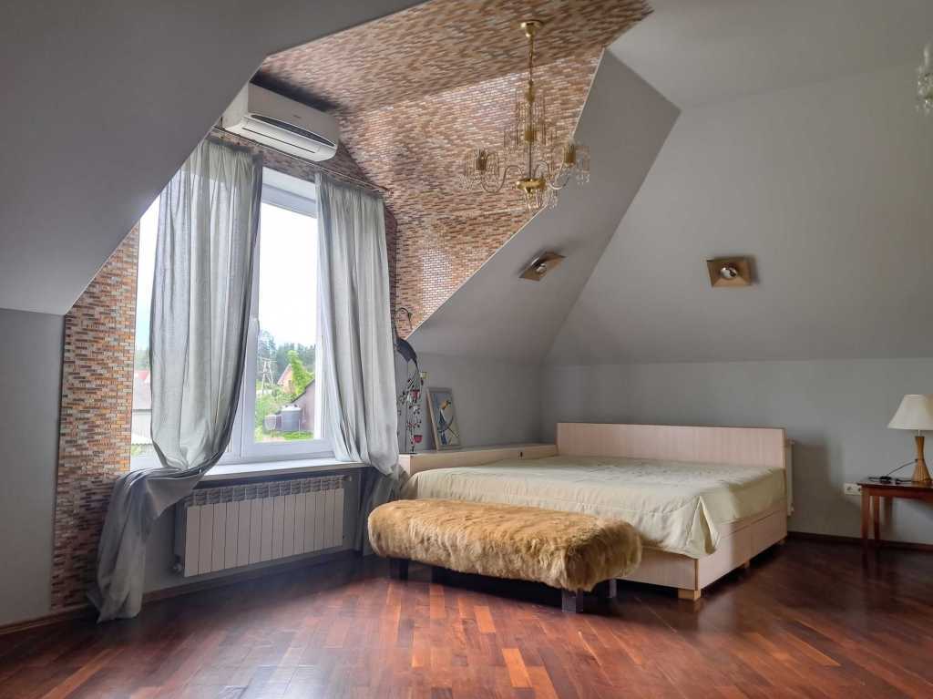 Оренда 5-кімнатної квартири 250 м², Плютовська