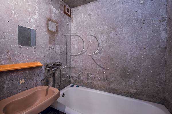 Продаж 3-кімнатної квартири 73 м², Каштанова вул., 8