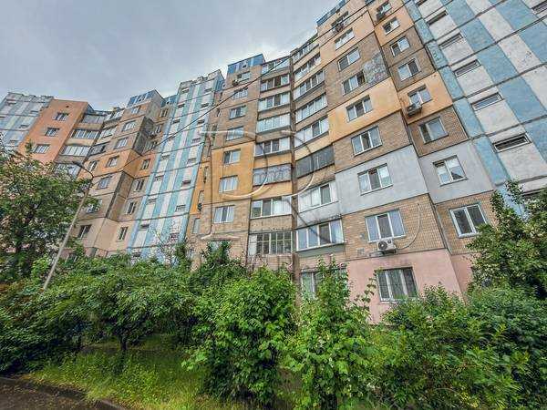 Продаж 3-кімнатної квартири 73 м², Каштанова вул., 8