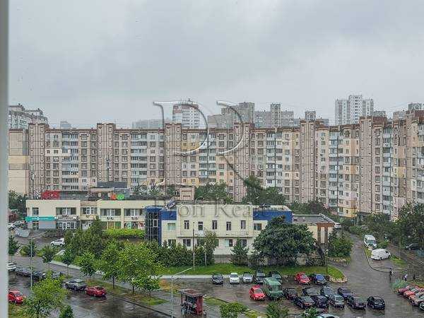 Продаж 3-кімнатної квартири 73 м², Каштанова вул., 8