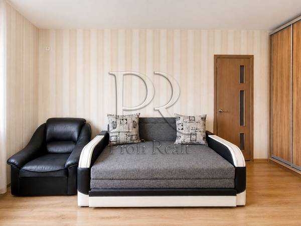Продаж 1-кімнатної квартири 38 м², Вишнева вул., Машинобудівельників вулиця, 31