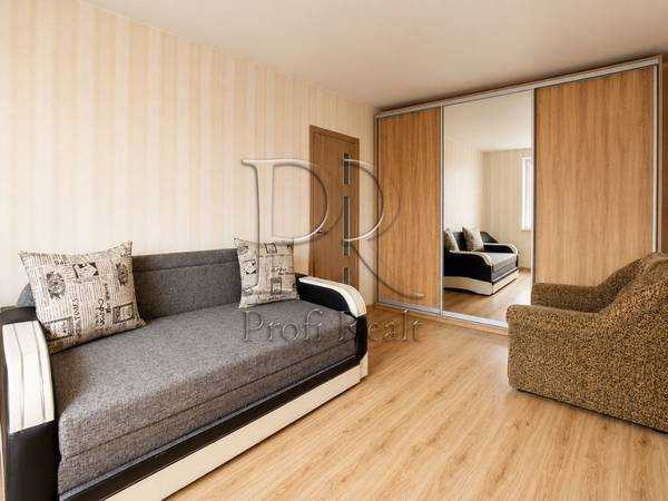 Продаж 1-кімнатної квартири 38 м², Вишнева вул., Машинобудівельників вулиця, 31