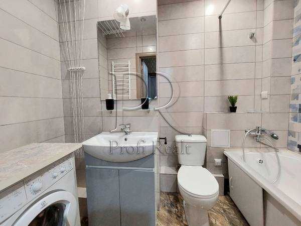 Продаж 1-кімнатної квартири 38 м², Вишнева вул., Машинобудівельників вулиця, 31