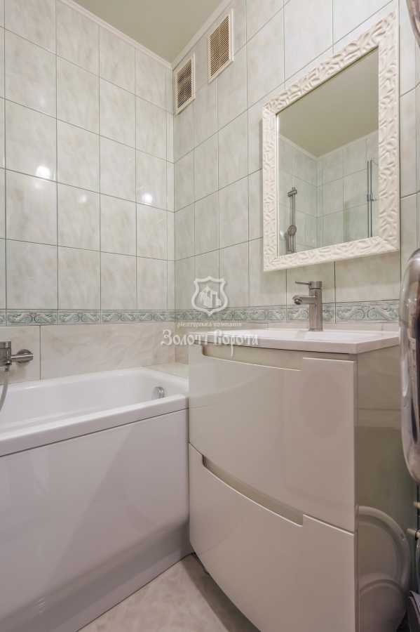 Продаж 3-кімнатної квартири 70.2 м², Миколи Бажана просп., 5А