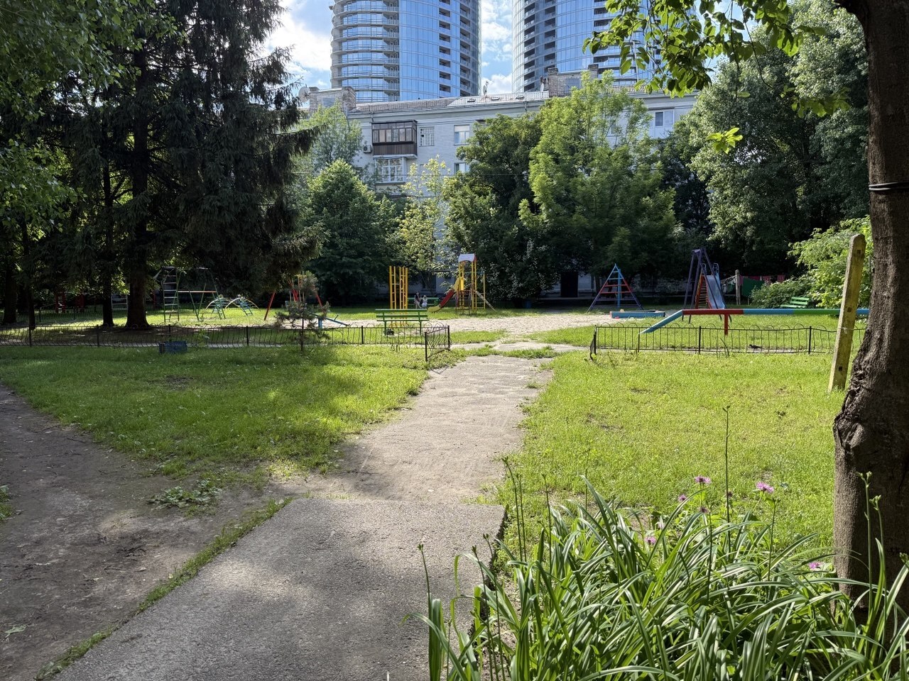Продаж 2-кімнатної квартири 62.6 м², Миколи Раєвського вул., 28