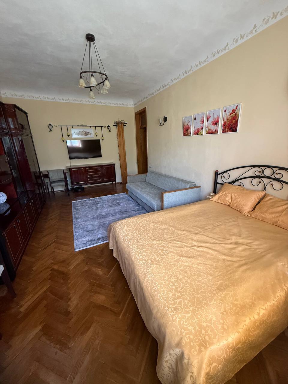 Продаж 2-кімнатної квартири 62.6 м², Миколи Раєвського вул., 28