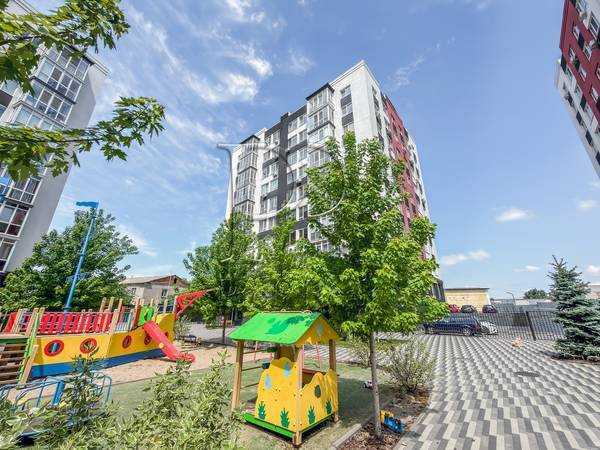 Продаж 1-кімнатної квартири 38 м², Покровська вул., 2/1