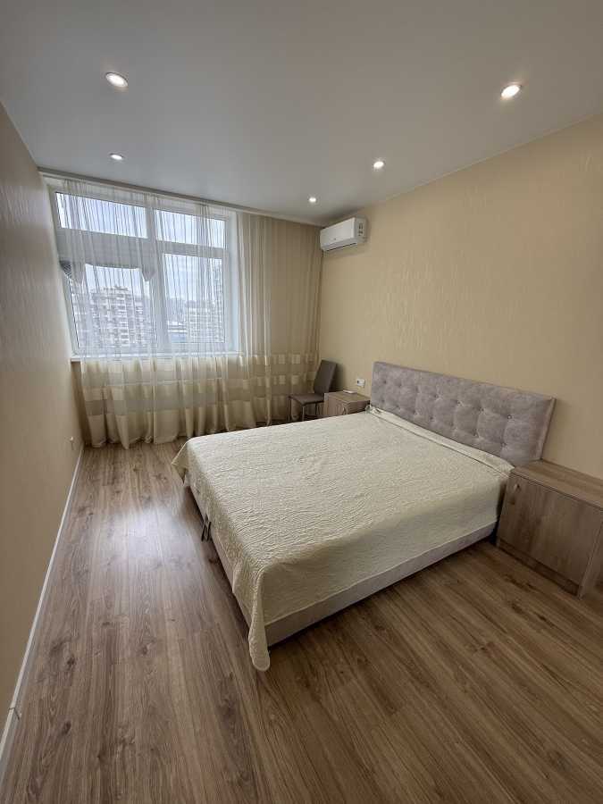 Оренда 2-кімнатної квартири 43.2 м², Європейська пл., Союза, 41Е