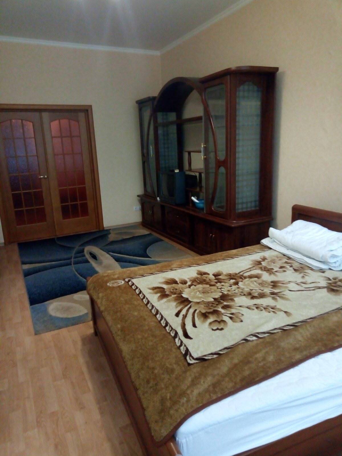 Оренда 1-кімнатної квартири 55 м², Дмитрівська вул., 69