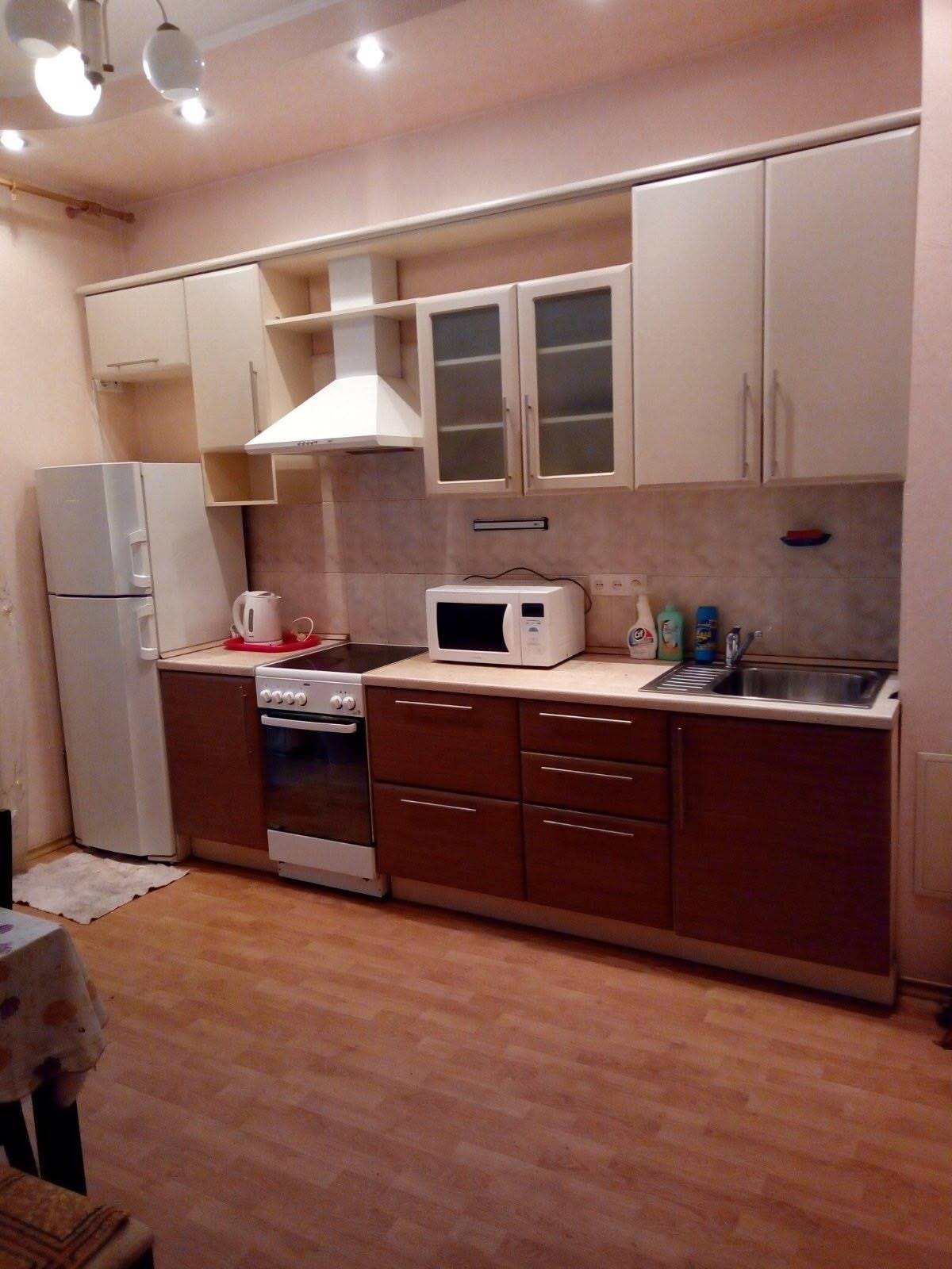 Оренда 1-кімнатної квартири 55 м², Дмитрівська вул., 69